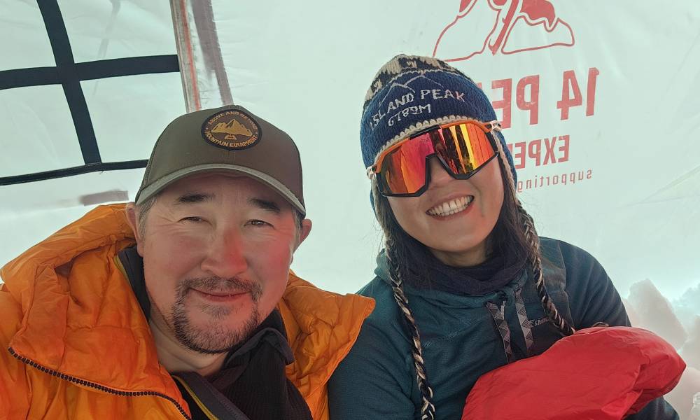 Участники «Kazakh Everest Team» получили благословение богов на восхождение на  высочайшую вершину планеты