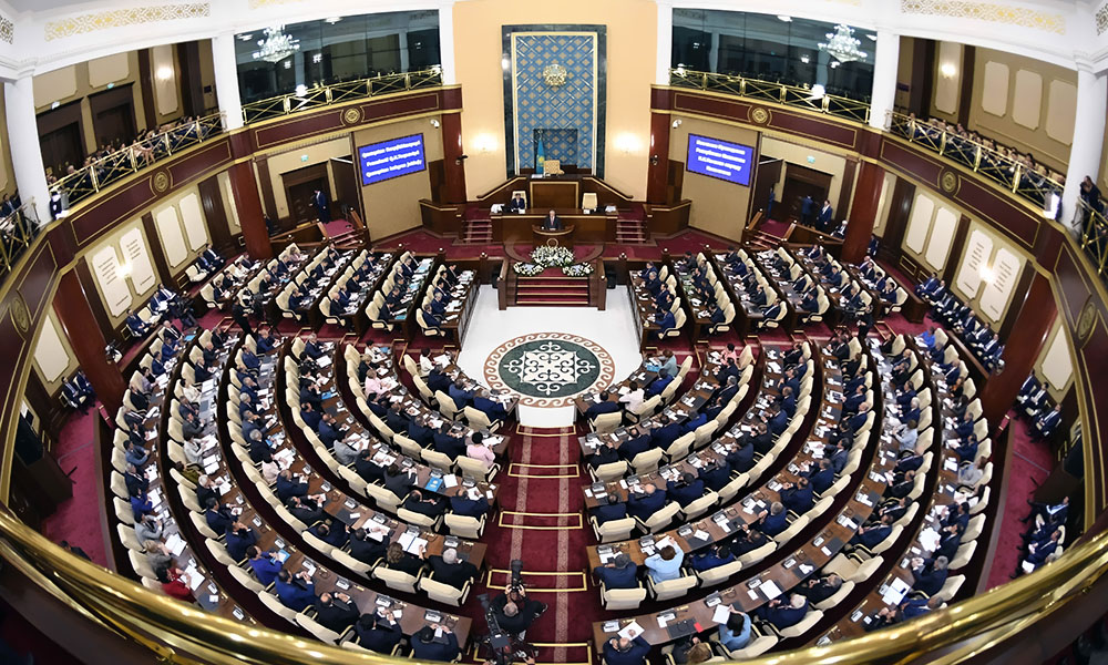 В первом Послании Президента Казахстана подчеркивается важность участия общественности в управлении государством, отмечают эксперты
