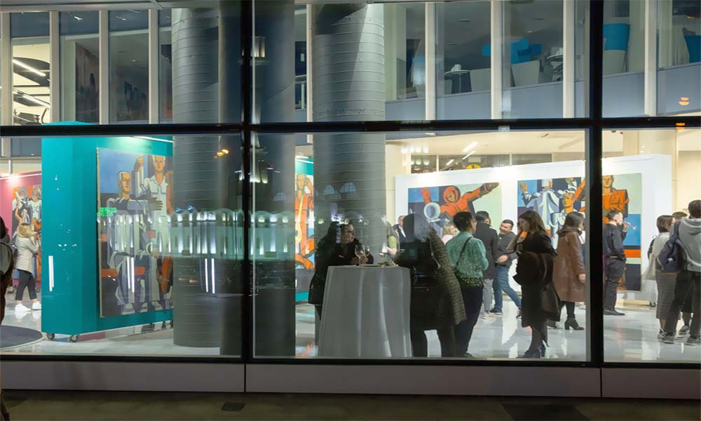 В галерее Куланши в столице Казахстана проходит выставка произведений искусства советской эпохи, плакатов