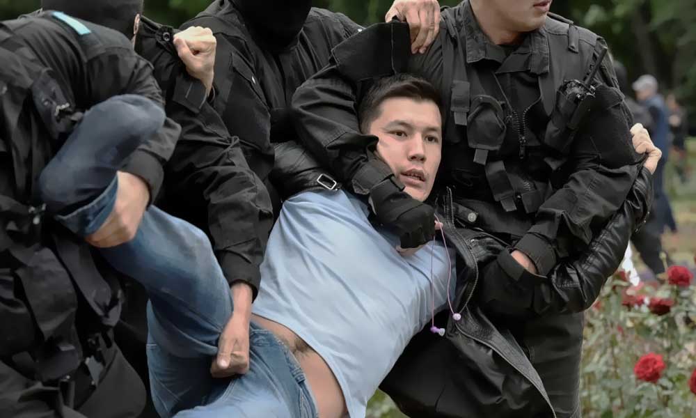 Митинги в Алматы и Нур-Султане. Что повлияло на людей совершить такой поступок?
