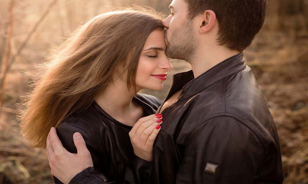 7 причин, почему поцелуй в лоб лучше, чем в губы
