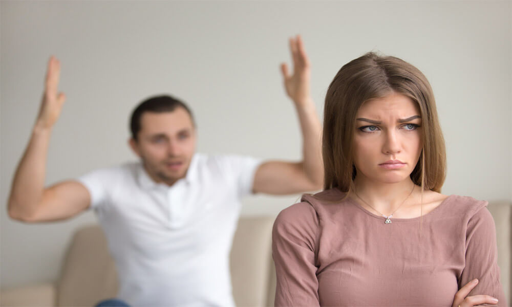 8 признаков эмоционального насилия в отношениях