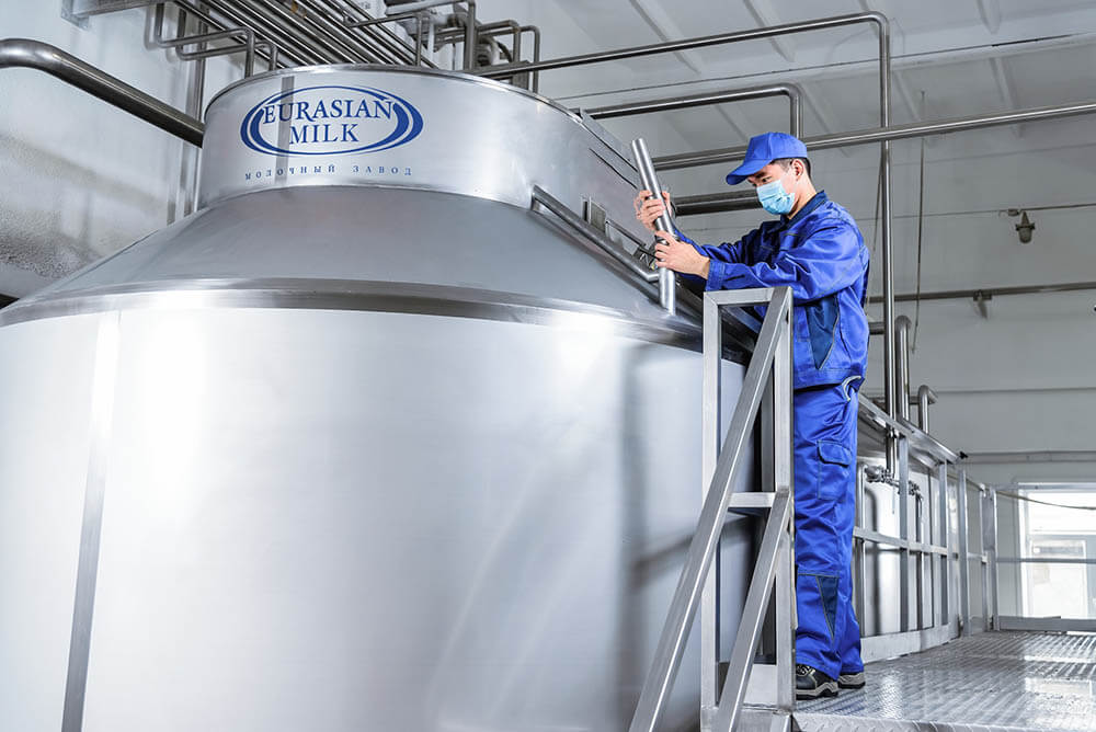 Самый современный в стране завод по переработке молока готовится к запуску в Северном Казахстане