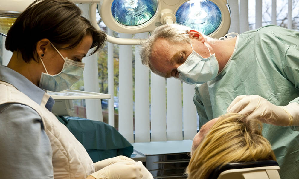 Российские пациенты получают ответы от венгерской стоматологии