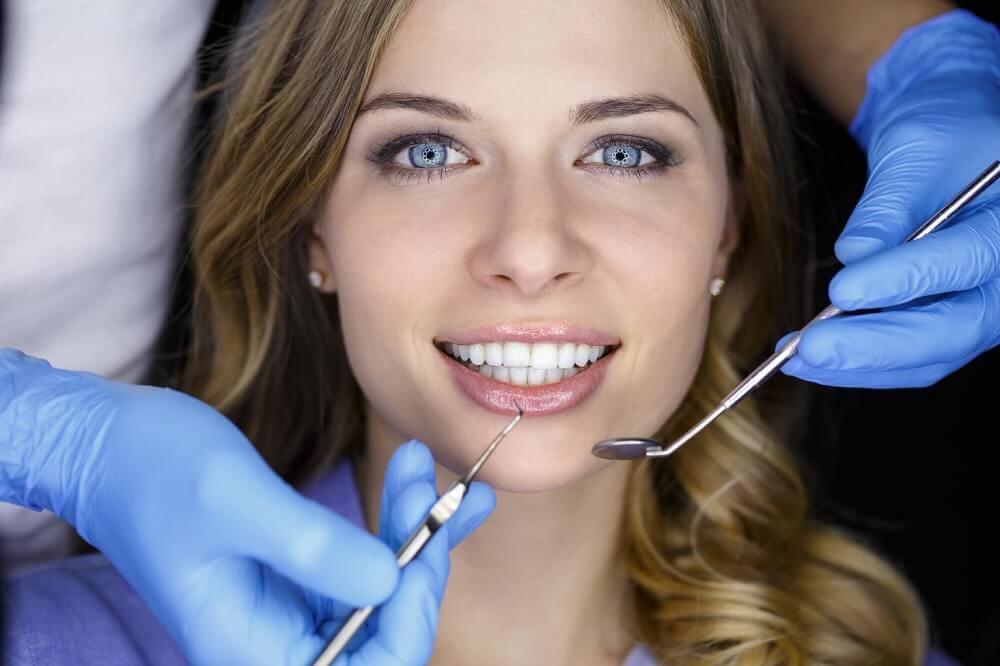 Почему стоит записаться к стоматологу?