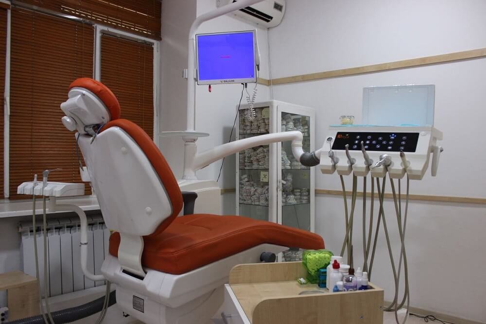 Избавься от проблем с зубами вместе с Dental Center.