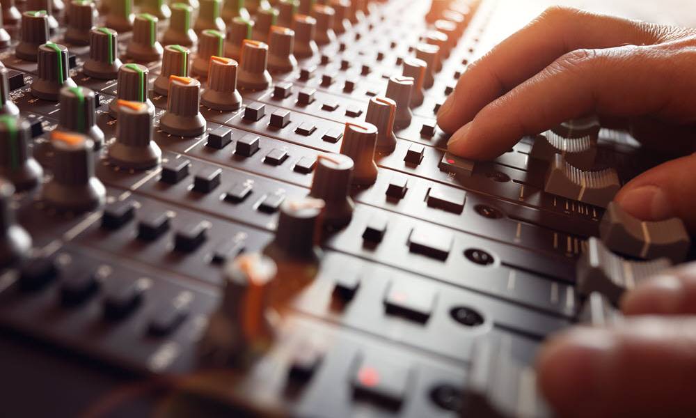 Создать свой хит – реально: пять советов от директора студии звукозаписи Muzotdel.studio