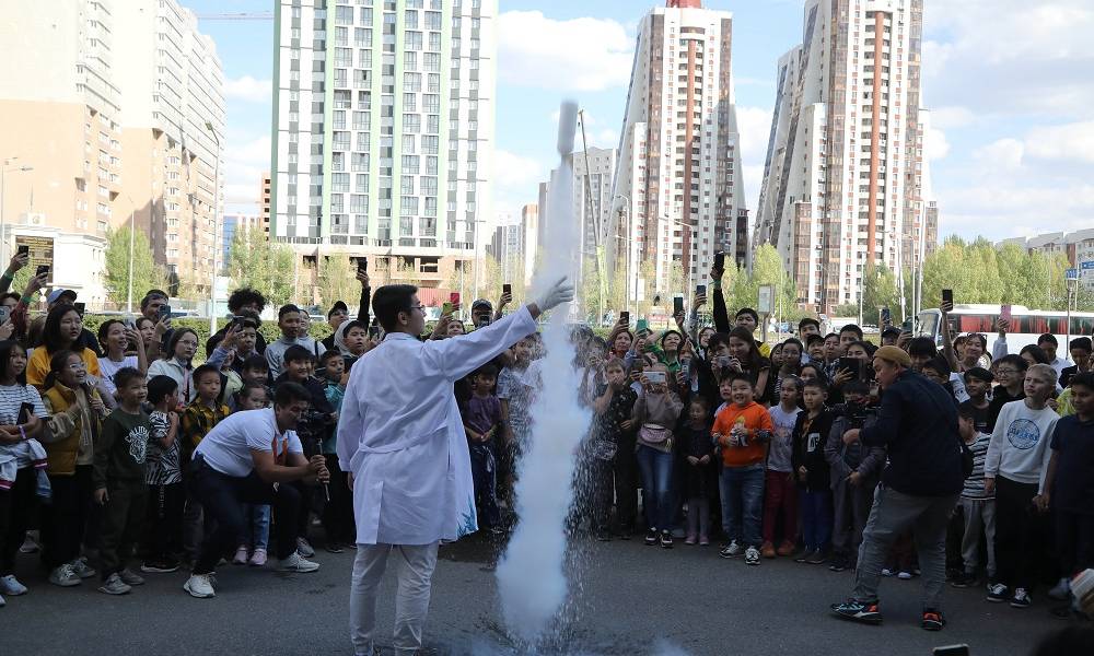 В Нур-Султане прошел образовательный научный уикенд для всей семьи. Он собрал свыше 4 тыс. участников.