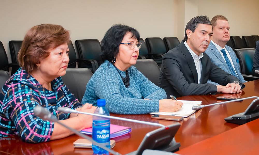 Производители продуктов питания обсудили на встрече в партии «AMANAT» ситуацию на продовольственном рынке Казахстана