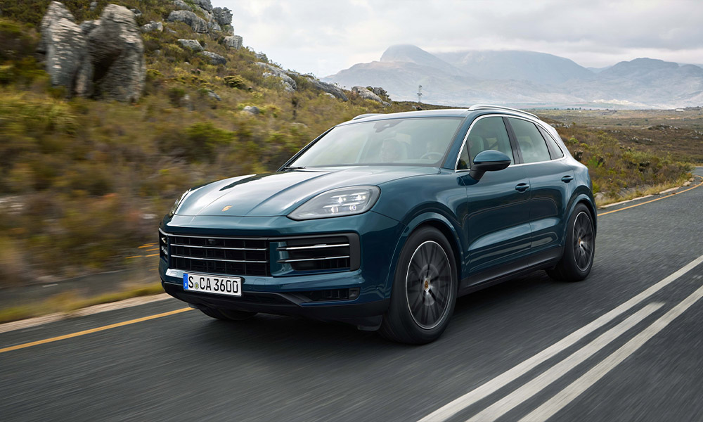 Больше роскоши, больше производительности: Porsche представила новый Cayenne