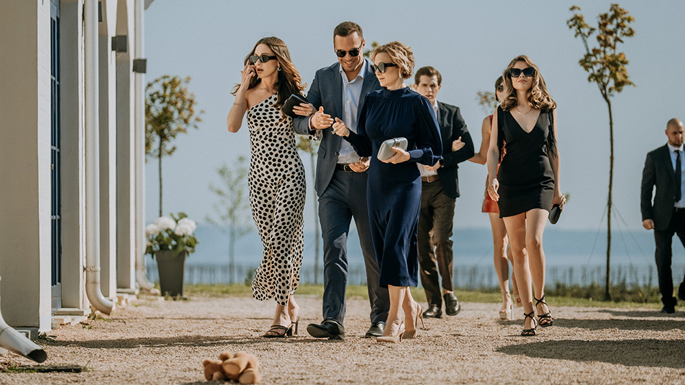 Богатые тоже плачут: Иви показал тизер-постер и первые кадры сериала «Золотое дно» по сценарию Сергея Минаева