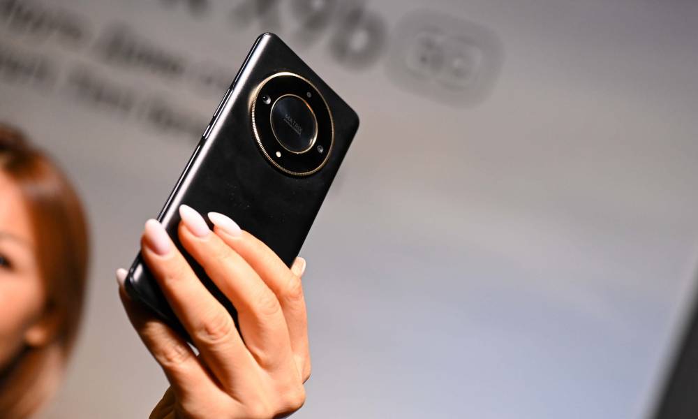 Смартфон с неразбиваемым экраном HONOR X9b поступил в продажу в Казахстане