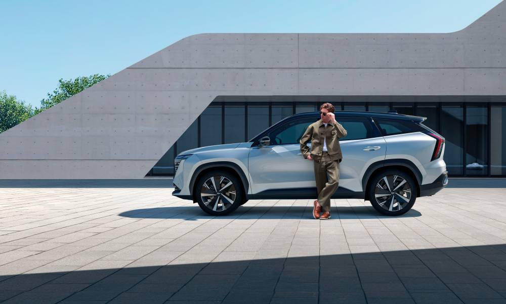 В Казахстане начинаются продажи новейшего Geely Atlas