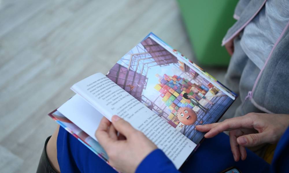 «Али и Мир Внутри»: в Казахстане издали детскую книгу о детях с редким заболеванием гемофилия