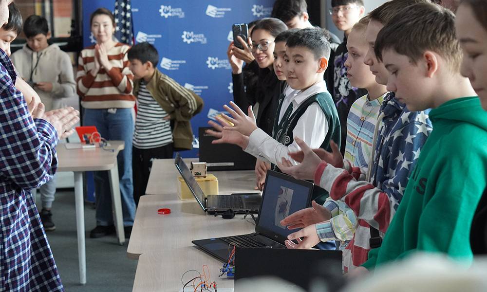 В Казахстане завершилась программа подготовки учителей STEM демонстрацией проектов педагогов