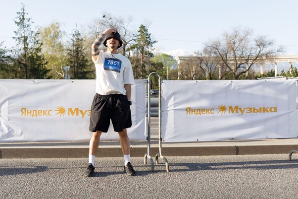 Среди участников  Almaty Half Marathon был замечен известный казахстанский певец MAKVIN