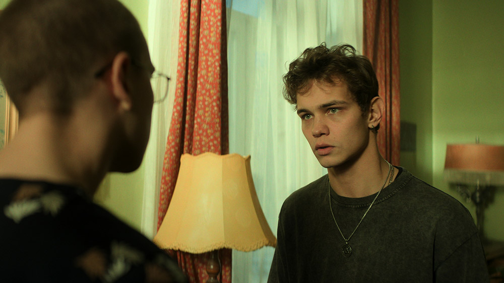 Два парня, деньги и много стволов: Кинопоиск и Wink представляют   сериал «На автомате»