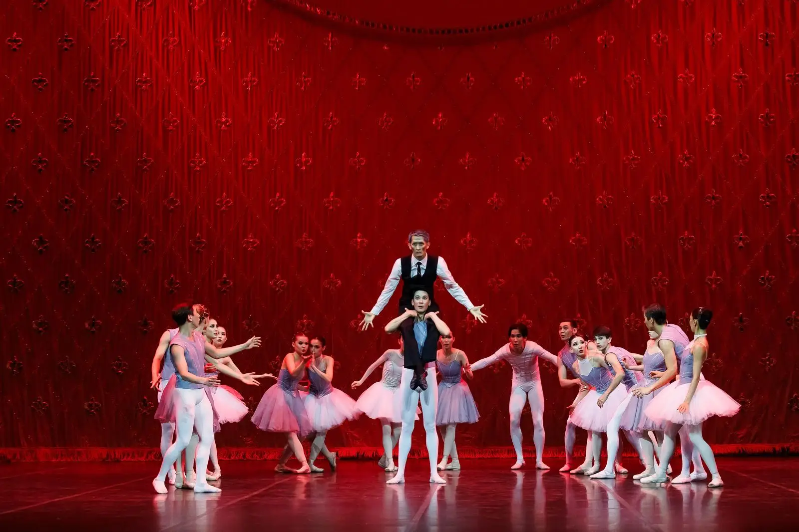 Премьера балета «О чём молчит балет» в Almaty Theatre: спектакль, который говорит