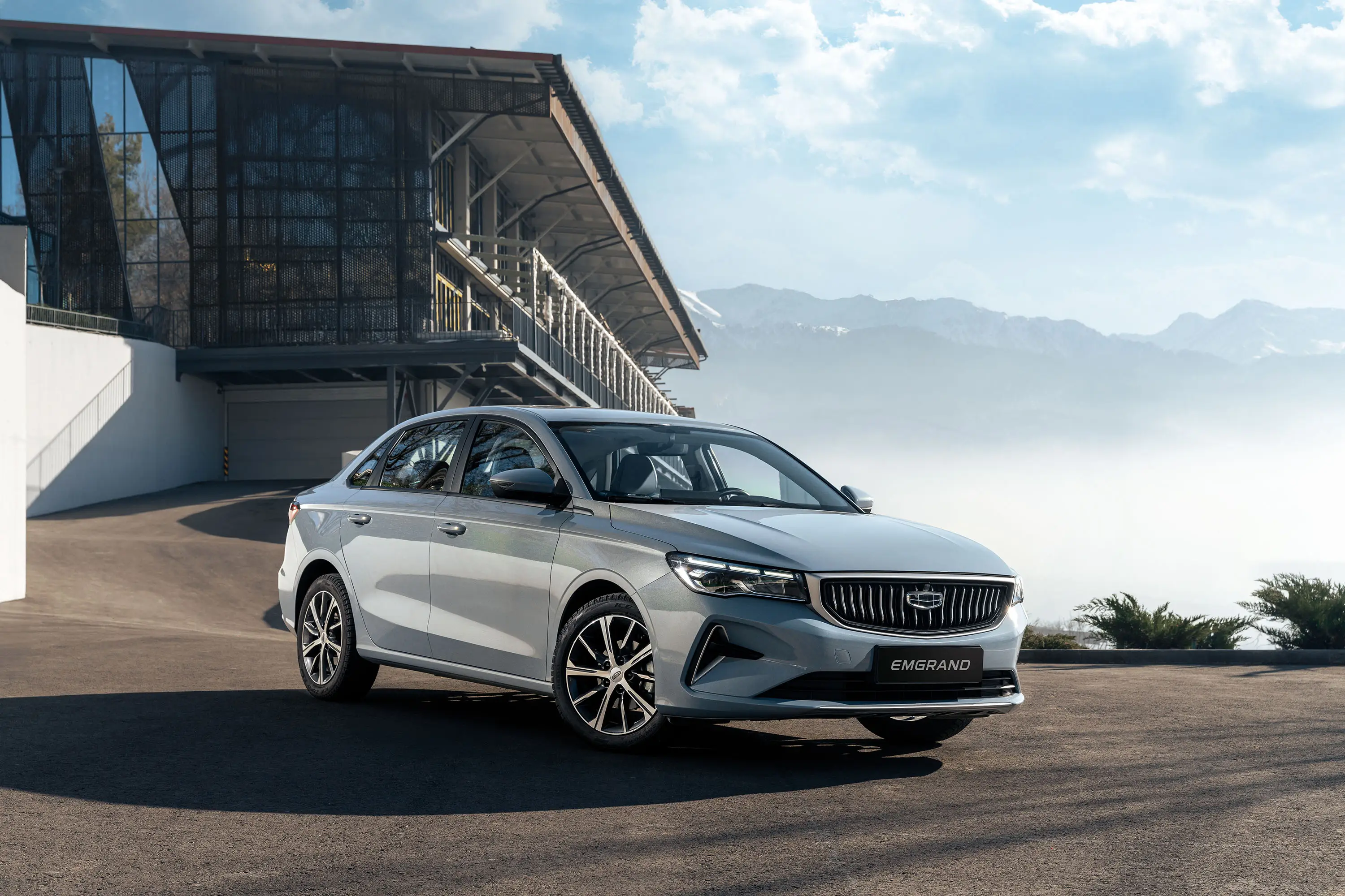 Geely Emgrand достигает новых высот: трехкратная победа в рейтинге J.D. Power China APEAL 2025 и более 4 миллионов проданных автомобилей по всему миру