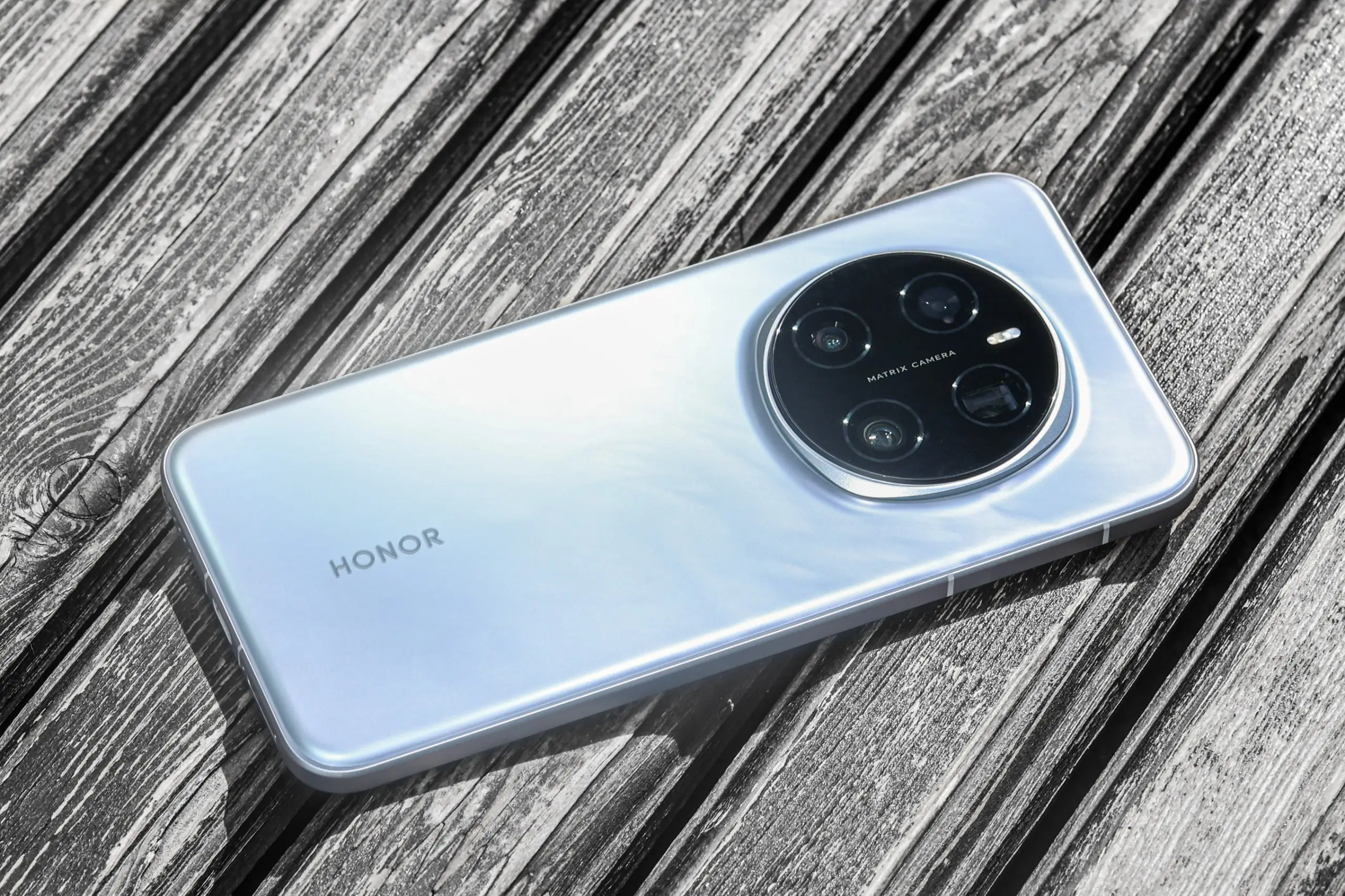 Компания HONOR выпустила бета-версию MagicOS 10 на базе Android 16