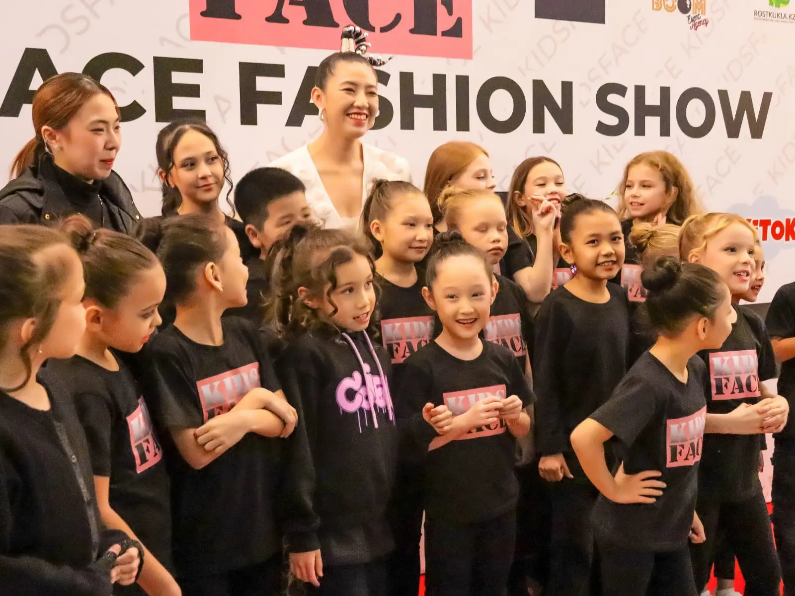 "Kids Face Fashion Show. Второй сезон. Международный подиум, где зажигаются детские звёзды".