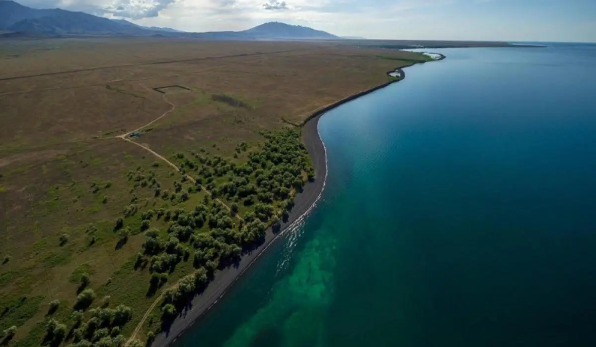 Как выбрать идеальный номер для отдыха на Алаколе: простой гид для комфортного отпуска