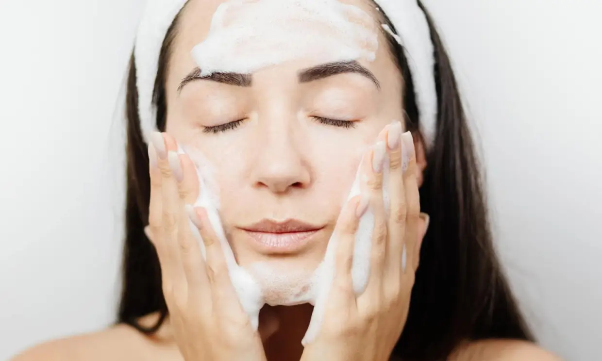 Как выбрать гель для умывания: практические ориентиры для ежедневного ухода
